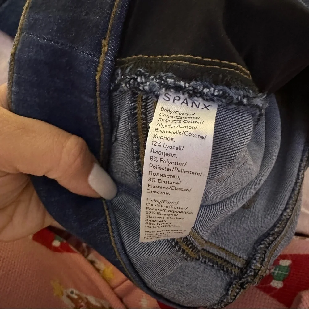 Spanx Pull On Distressed Jean‎ Raw Hem Jegging size Small